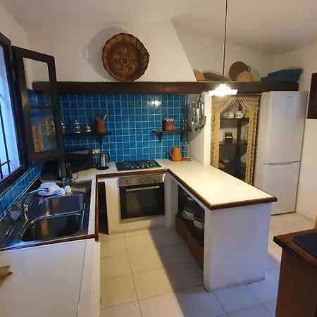 Con Discesa Privata A Mare